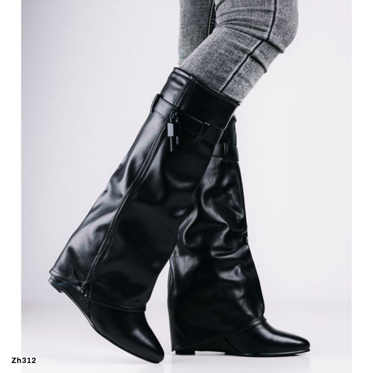 Bota caña alta negro doblez detalle cierre lateral tacon corrido 8cm  G690  C-94