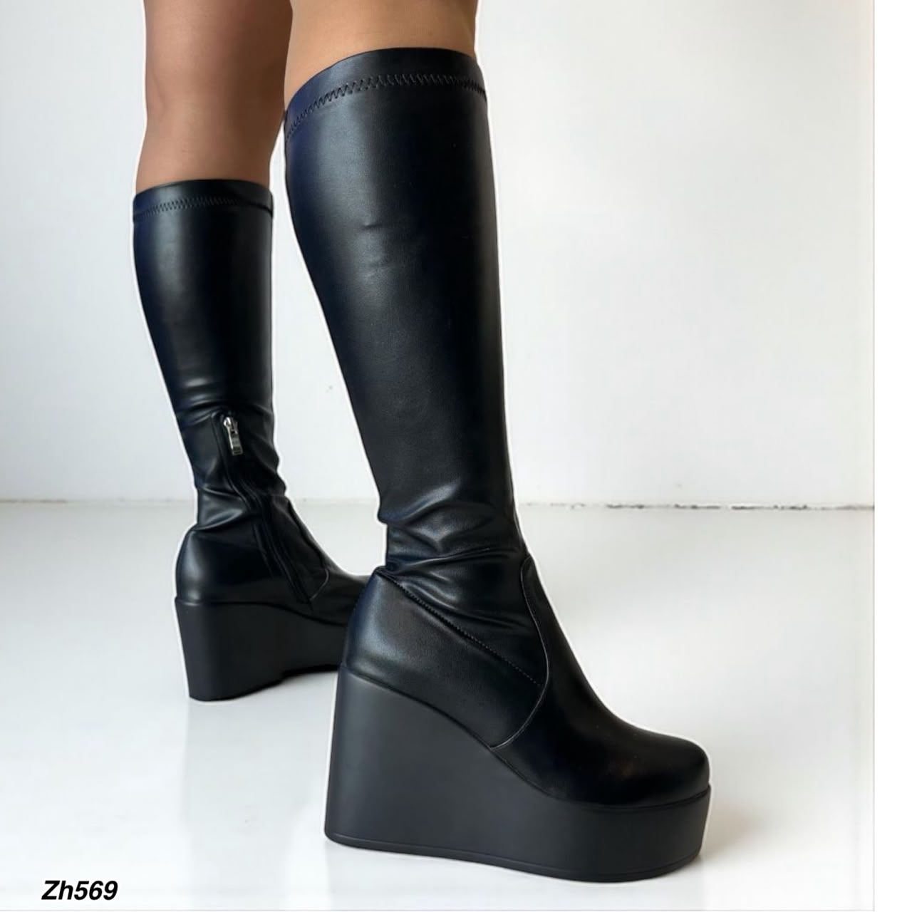 Bota caña alta negro plataforma 10cm  HX3391-B0239
