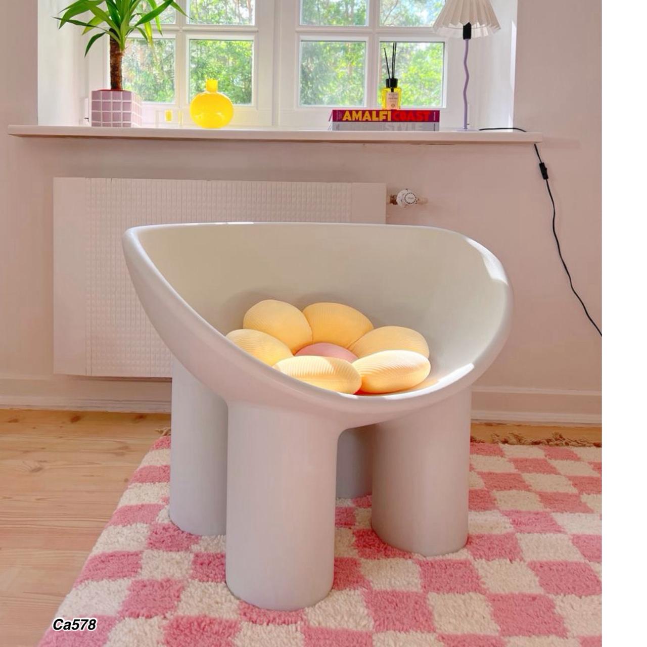 Silla patas de elefante blanco  PE  56cm* 83cm* 62cm