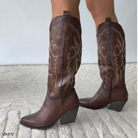 Bota texana café detalles beige tacon 7cm    J31  C-108