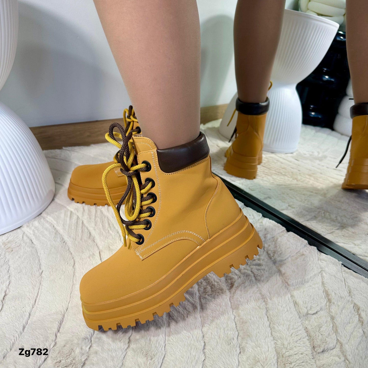 Botin naranja detalles cafe suela 6cm  IS14-049