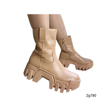 Botin beige cierre lateral suela 6cm  IS14-024