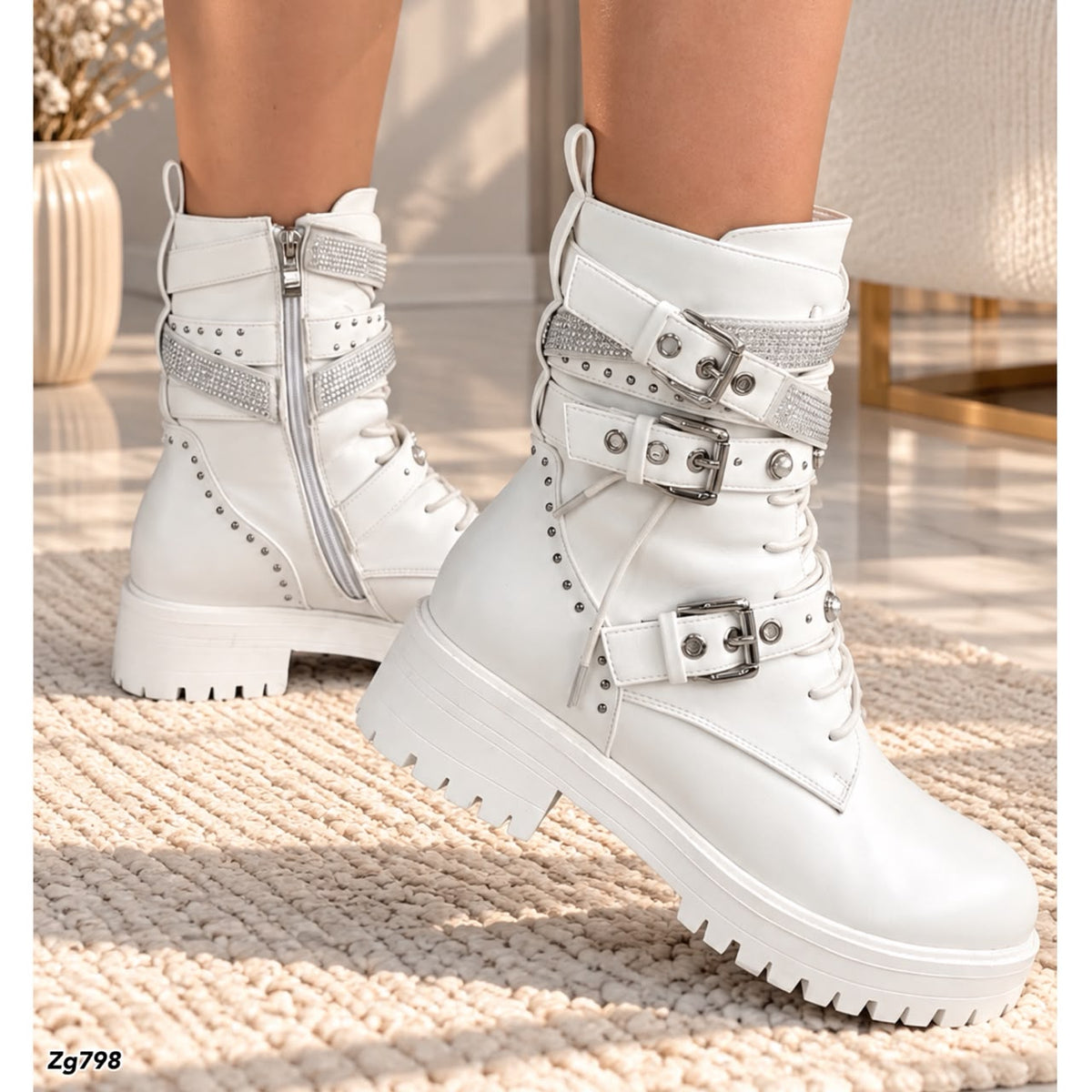 Botin blanco correas apliques plateado brillante suela 4cm  IS14-071