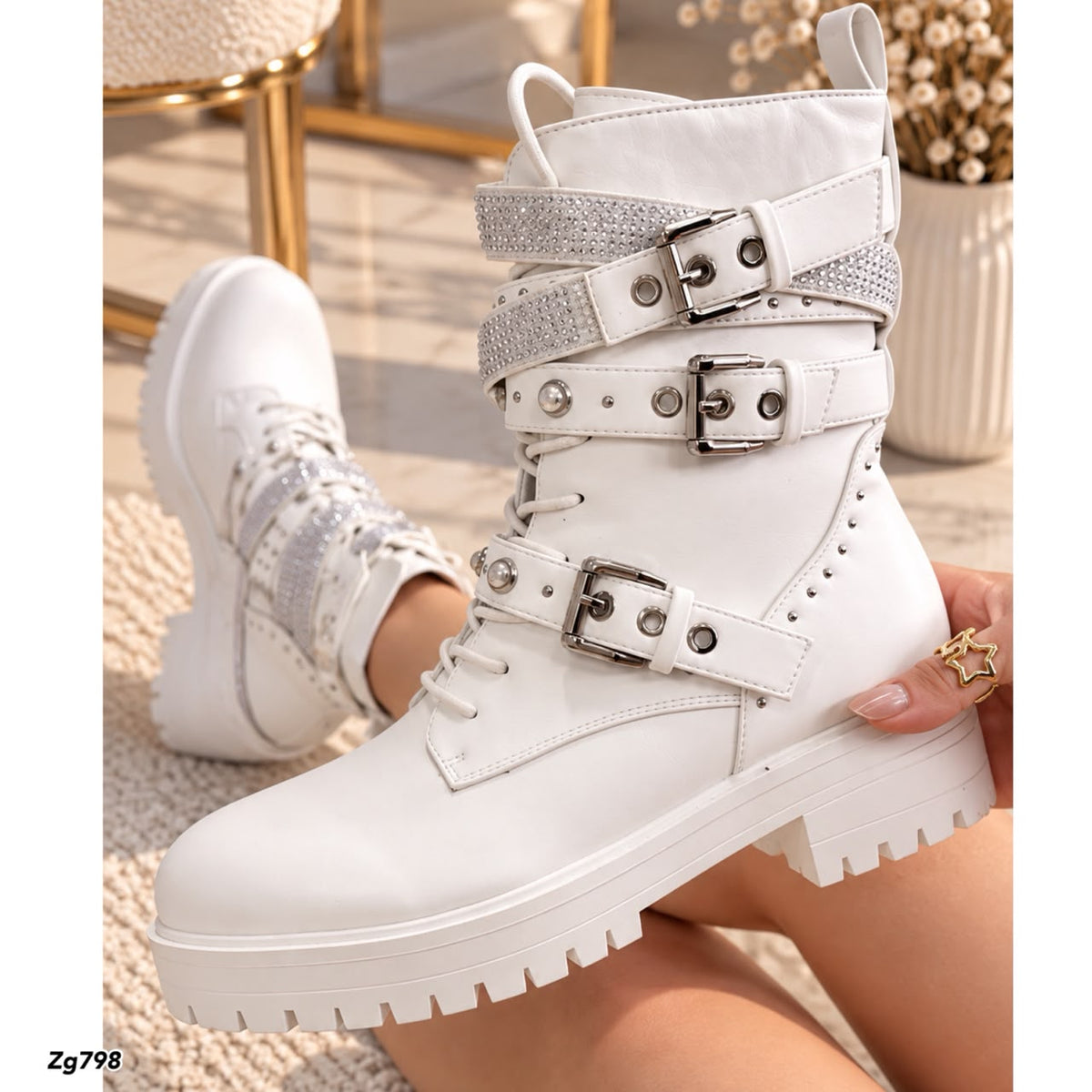 Botin blanco correas apliques plateado brillante suela 4cm  IS14-071
