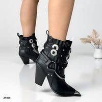 Botin texano negro detalle correas y cadena plateado tacon 11cm  HX3088-C1080