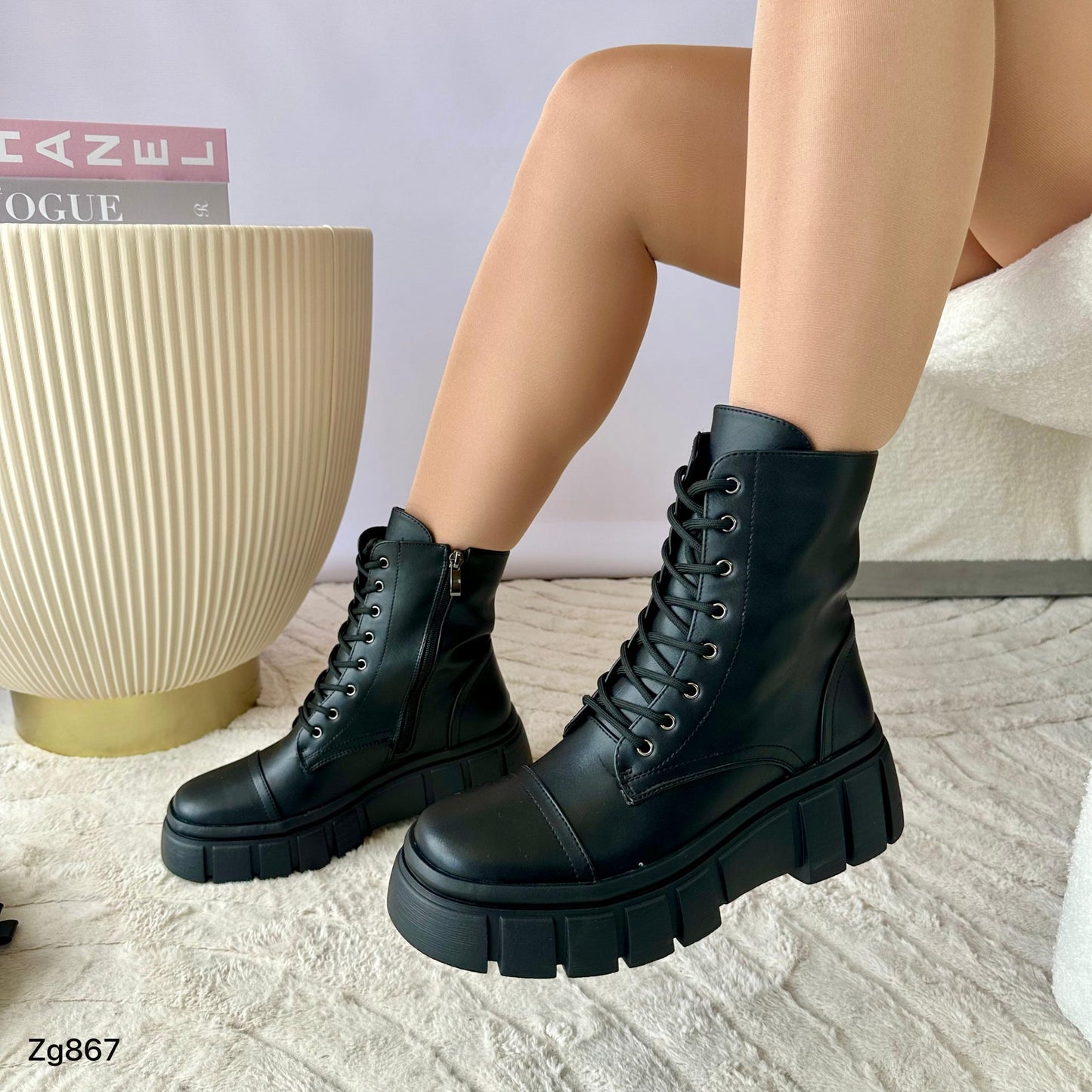 Botin negro cierre lateral plataforma 6cm  255-038
