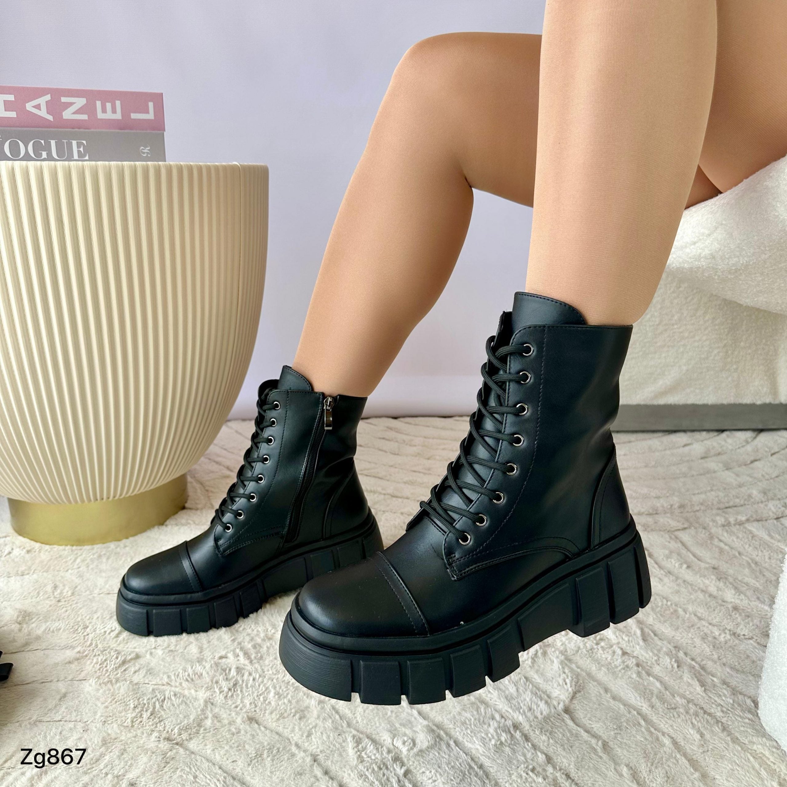 Botin negro cierre lateral plataforma 6cm  255-038