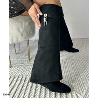 Bota caña alta negro doblez detalle plateado tacon corrido 8cm  255-005