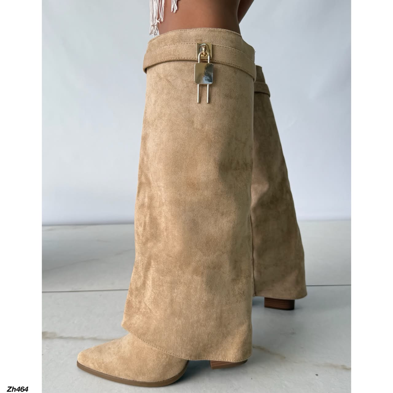 Bota caña alta beige doblez detalle dorado tacon 9cm  HJO755  C-146