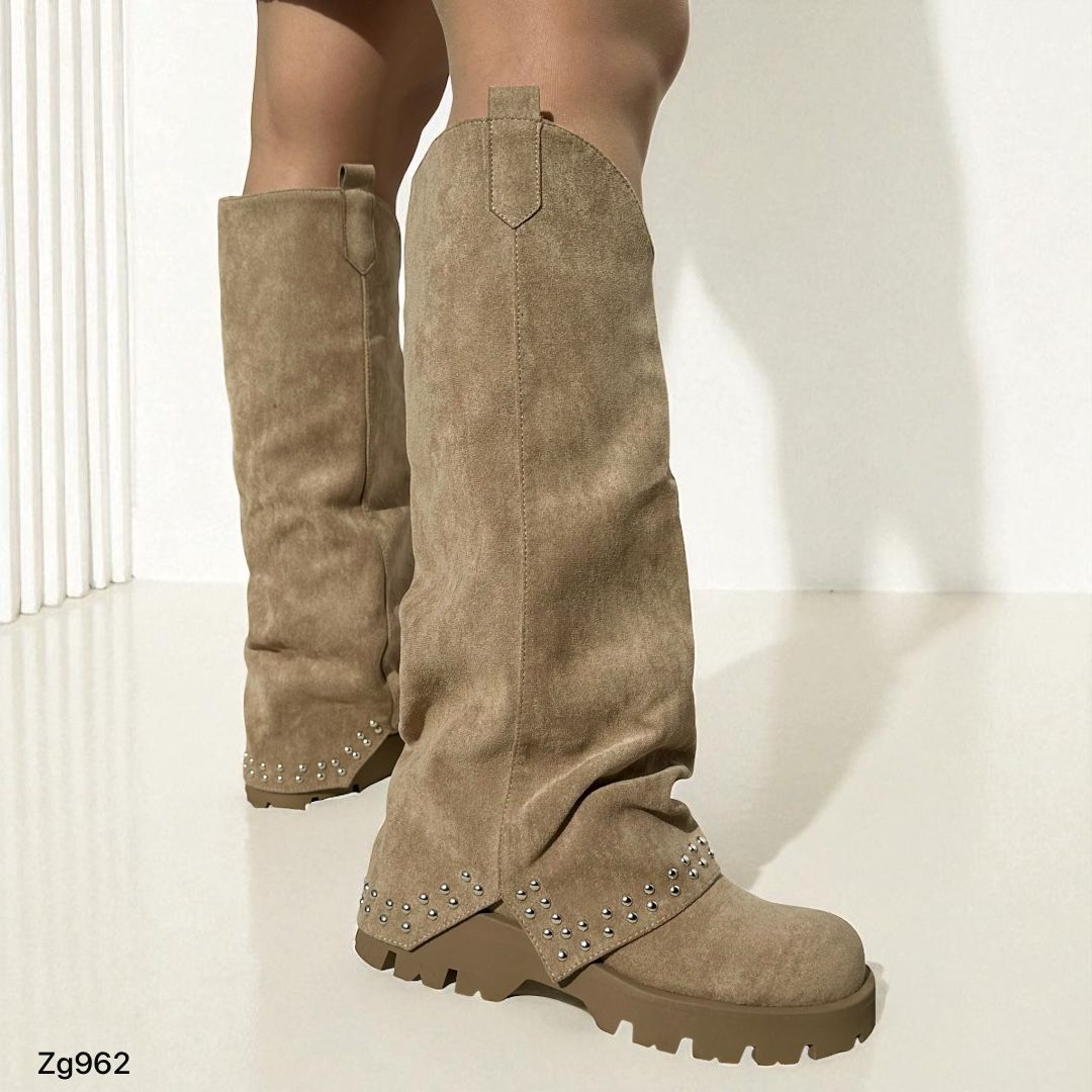 Bota caña alta beige doblez apliques plateado suela 5cm  A9992  C-32