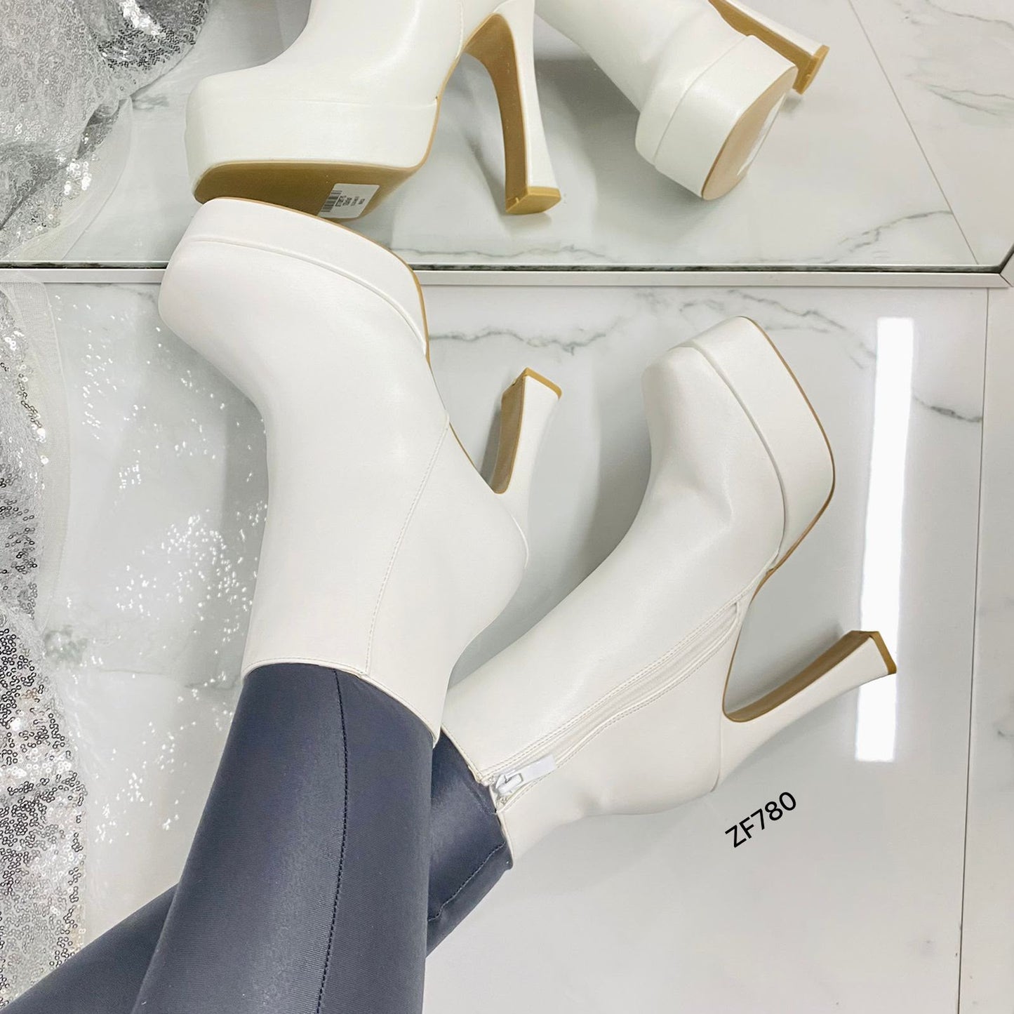 Botin blanco tacon 12cm   BKM7561  C-56