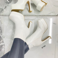Botin blanco tacon 12cm   BKM7561  C-56