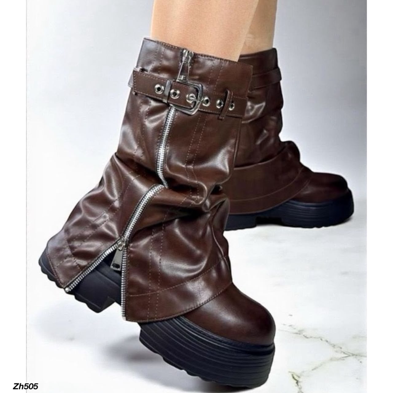 Bota café doblez detalle cierre correa plateado suela 6cm   6327A  C-161
