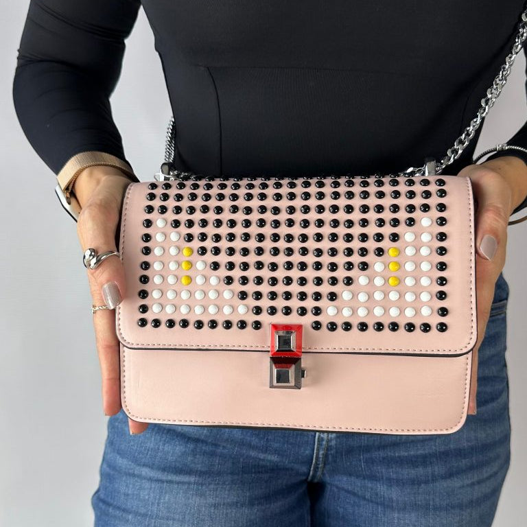 Bolso rosado apliques negro ojos blanco cadena plateado  22cm* 9cm* 17cm   C-23196