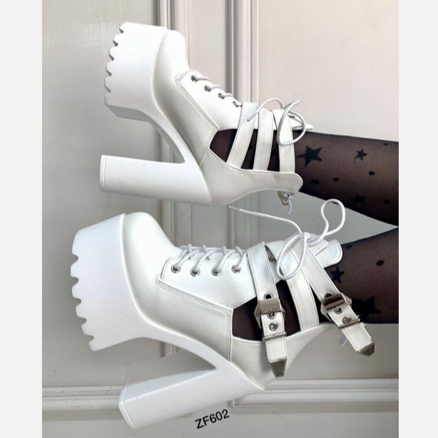 Botin blanco correas tacon 14cm    659-16   C-2