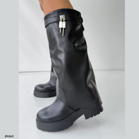 Bota caña alta negro doblez detalle plateado suela 5cm  HX3375-C1798