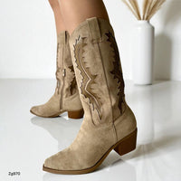 Bota texana beige detalles café tacon 5cm  A9998  C-36