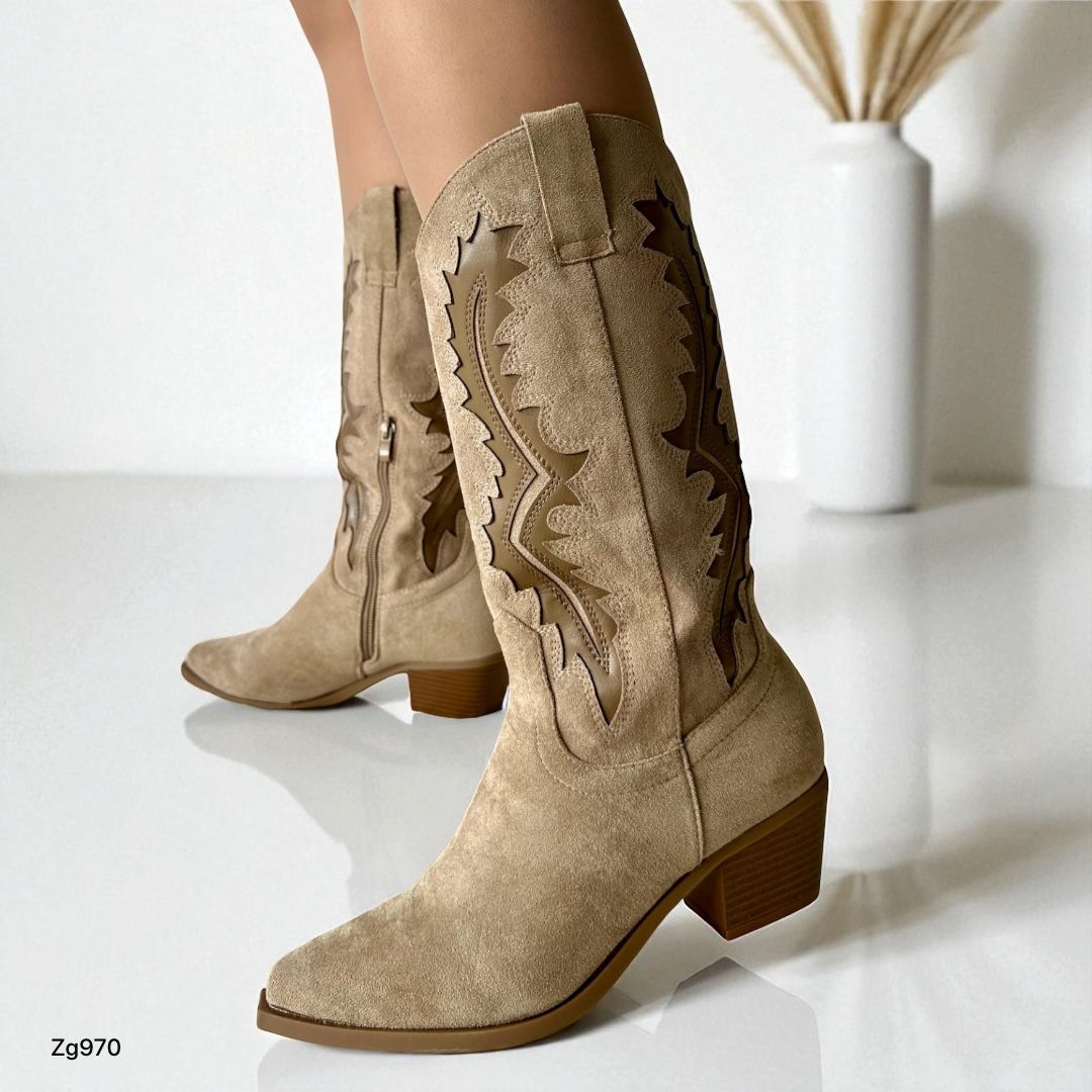 Bota texana beige detalles café tacon 5cm  A9998  C-36