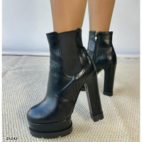 Botin negro detalle resorte tacon 14cm  plataforma 5cm   HX3122-C1156
