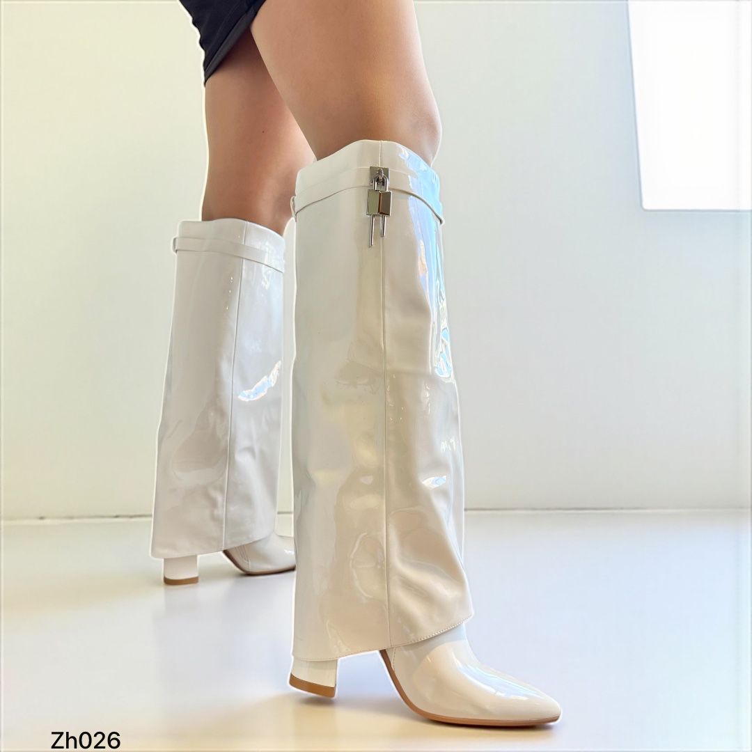Bota caña alta blanco doblez detalle plateado tacon 10cm  255-003