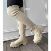 Bota caña alta beige suela 3cm  CM 9054