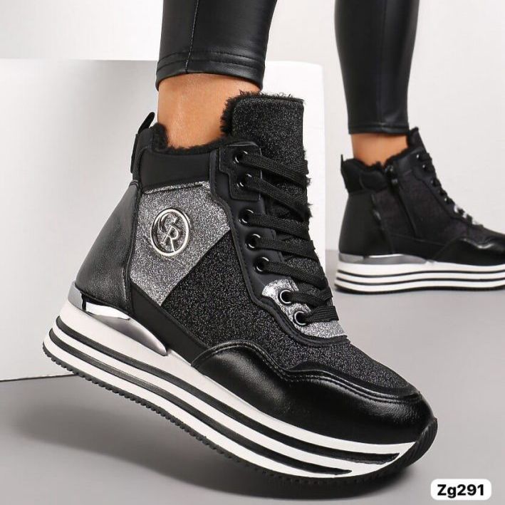 Tenis negro tipo botin detalles plateado suela 3cm  FF-56  C-34