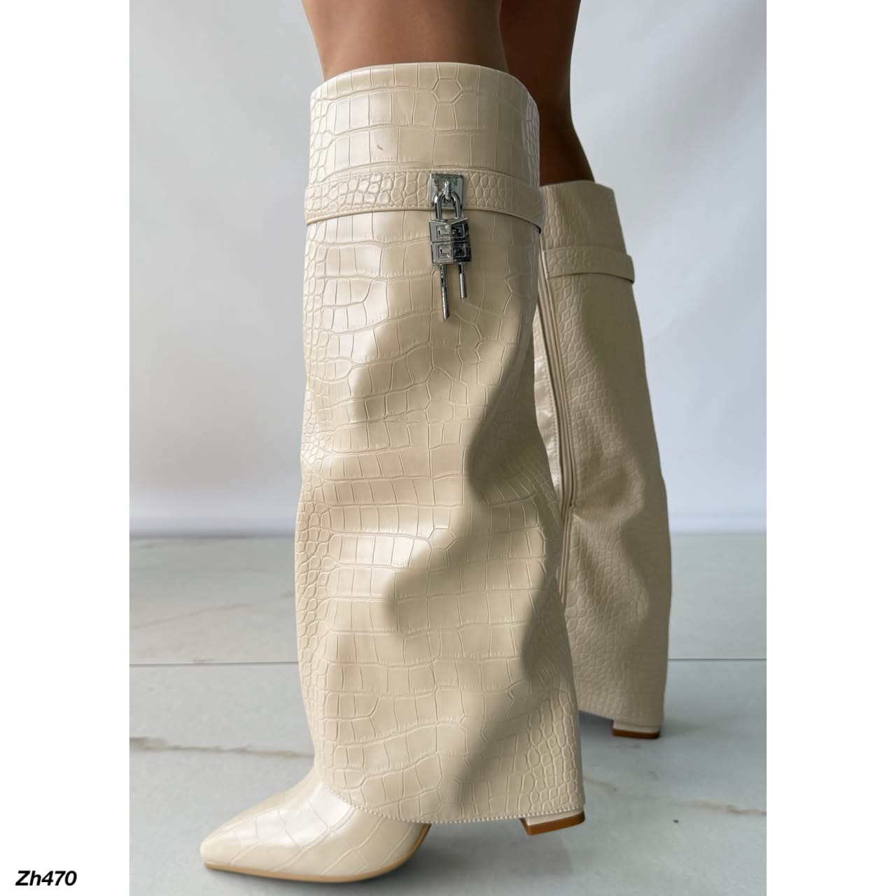 Bota caña alta beige textura doblez detalle plateado tacon 10cm  HX3079-B9527
