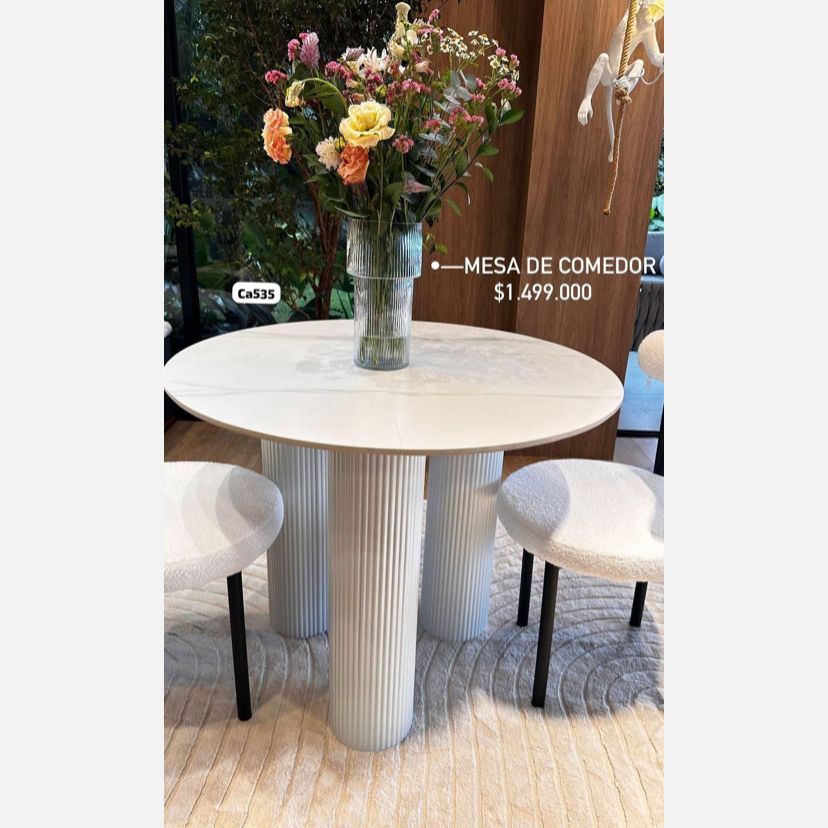 Mesa comedor blanco piedra sintetizada base acanalada aluminio  92cm* 75cm