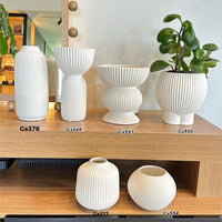 Florero moderno blanco ceramica   17.6cm* 18cm