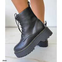 Botin negro detalle amarillo suela 5cm  HX3359-B0205