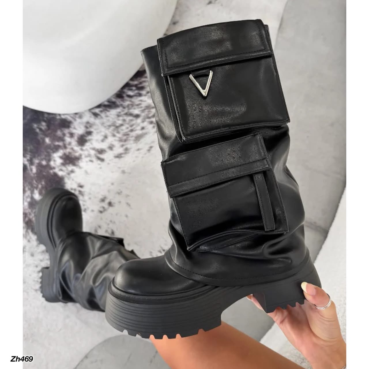 Bota caña media negro doblez detalle bolsillos suela 6cm  K37  C-149