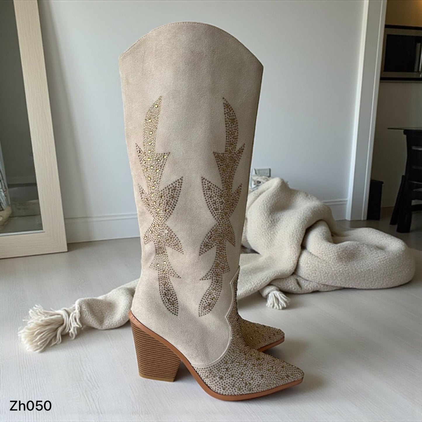Bota texana beige apliques dorado brillantes tacon 9cm  255-115