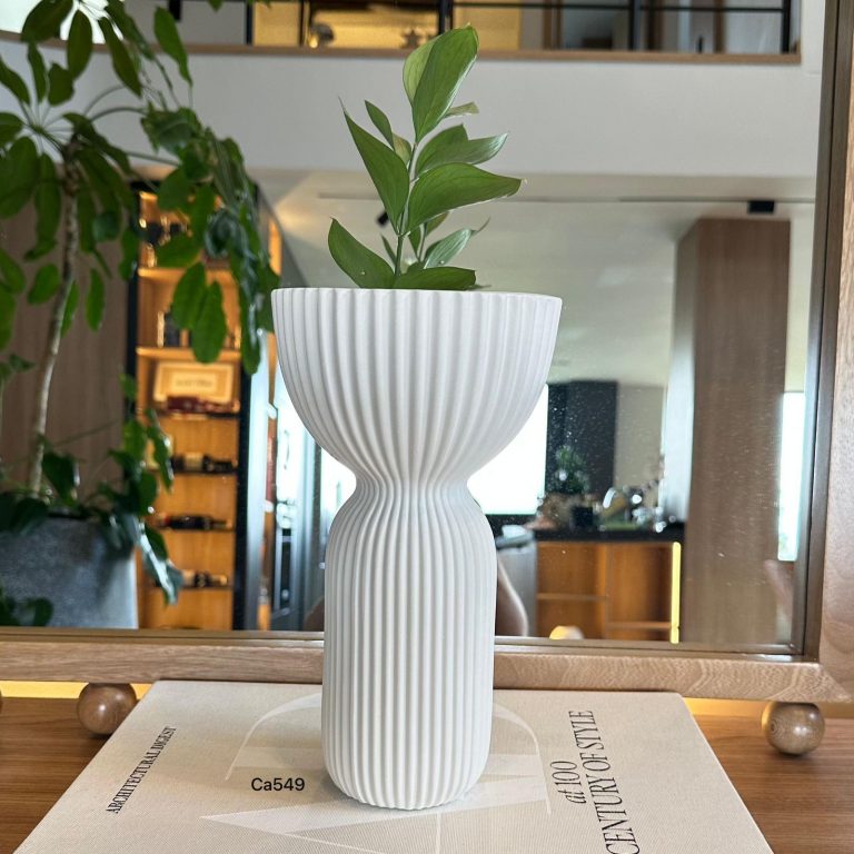 Florero moderno blanco ceramica   13.6cm* 26cm