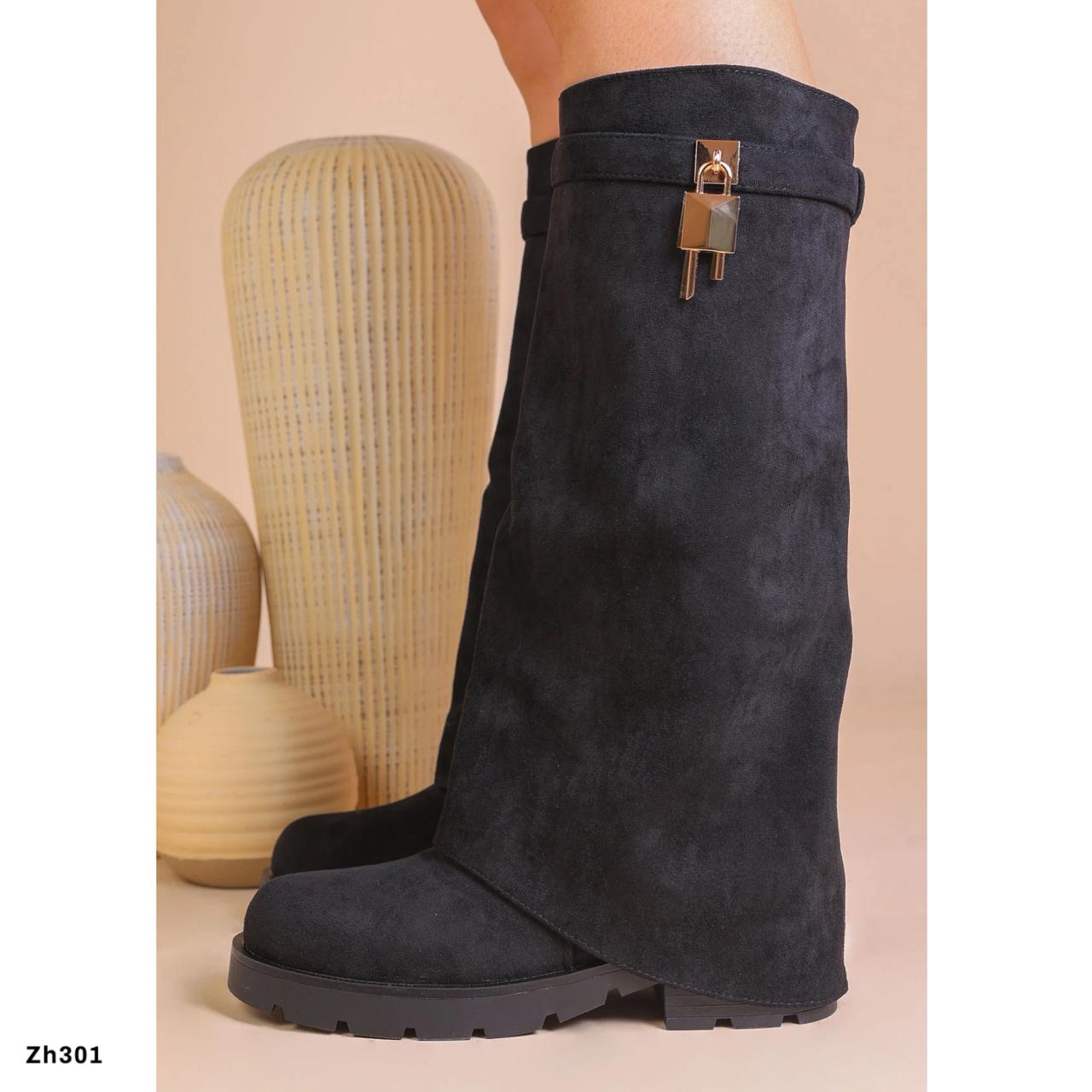 Bota caña alta negro doblez detalle dorado tacon 4cm  52215  C - 103