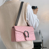 Bolso rosa aplique y cadena plomo   25cm*  15cm  A-372  C-B