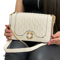 Bolso beige apliques cadena dorada  23cm* 15cm  BOL04C   C-B