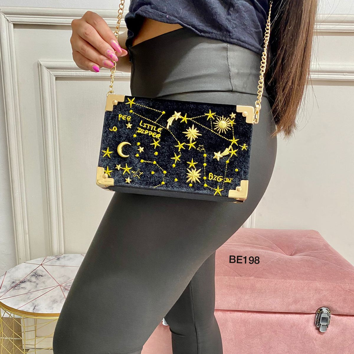 Bolso negro apliques dorados  19cm* 12cm  1666   C-B