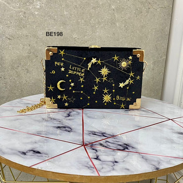 Bolso negro apliques dorados  19cm* 12cm  1666   C-B