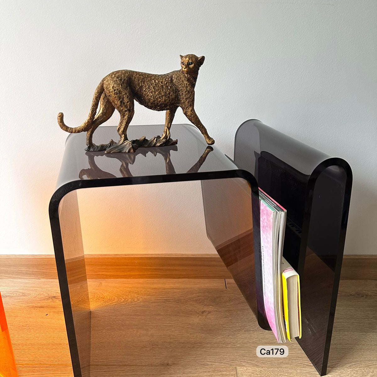 Mesa auxiliar curvas acrilico negro  45cm* 30cm* 45cm