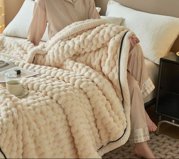 Cobija beige borde blanco 200cm* 230cm