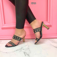 Sandalia negra apliques dorados tacon 8cm  6260   C9