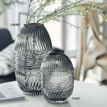 Florero de vidrio negro pequeño  7cm* 14.5cm* 20cm