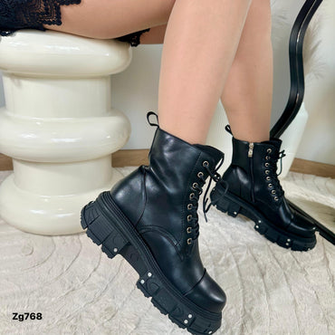 Botin negro detalle cadenas plateado suela 5cm   IS14-082
