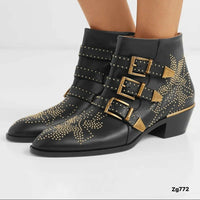 Botin negro correas apliques dorado  tacon 4cm  IS14-026