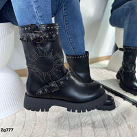 Botin negro apliques plomo correas suela 4cm  IS14-073