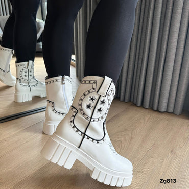 Botin texano blanco apliques plomo detalles negro tacon 5cm   IS14-065