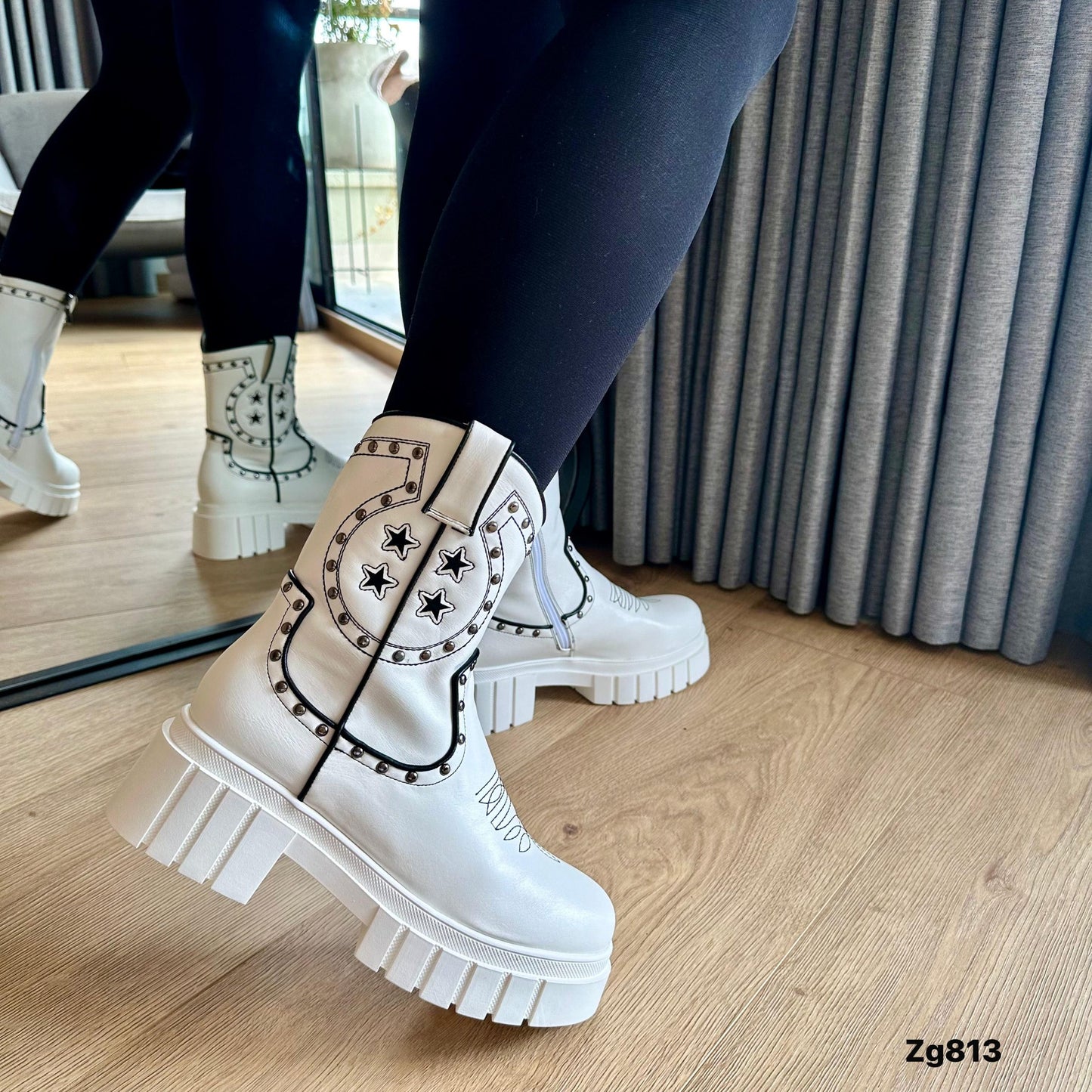 Botin texano blanco apliques plomo detalles negro tacon 5cm   IS14-065