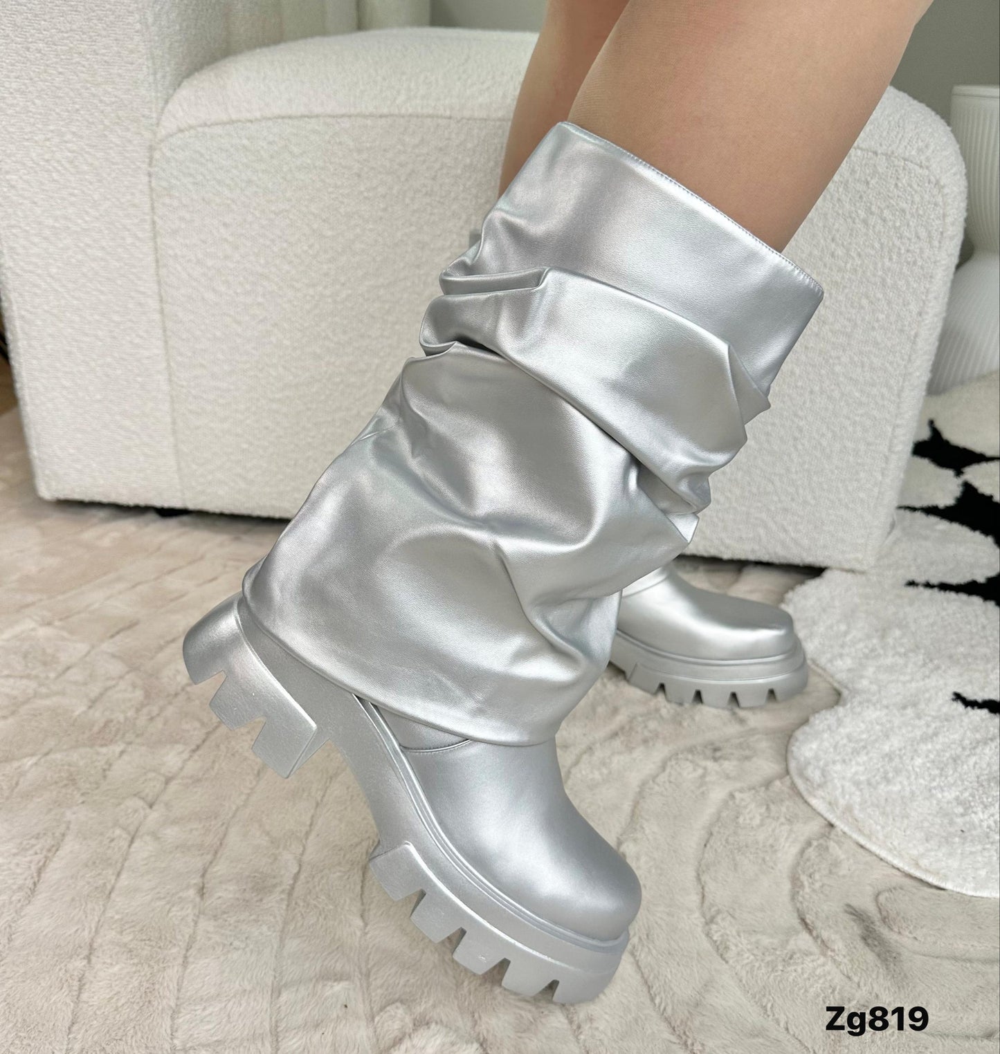 Bota caña media plateado doblez suela 5cm  IS14-035