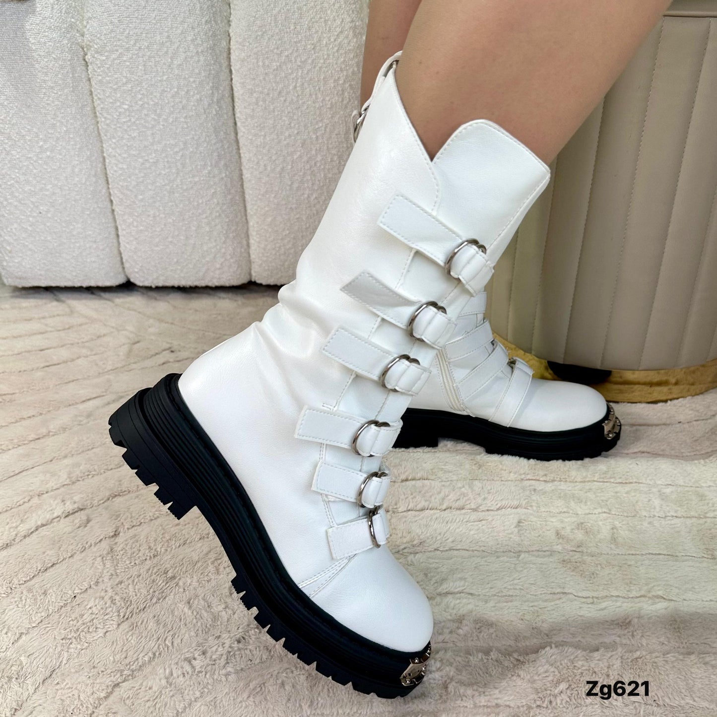 Bota blanco detalle correas suela negro 4cm  NC1308   C-77