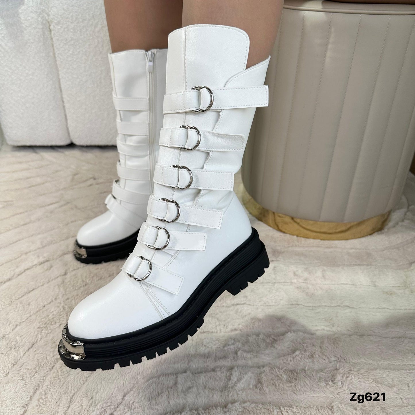 Bota blanco detalle correas suela negro 4cm  NC1308   C-77